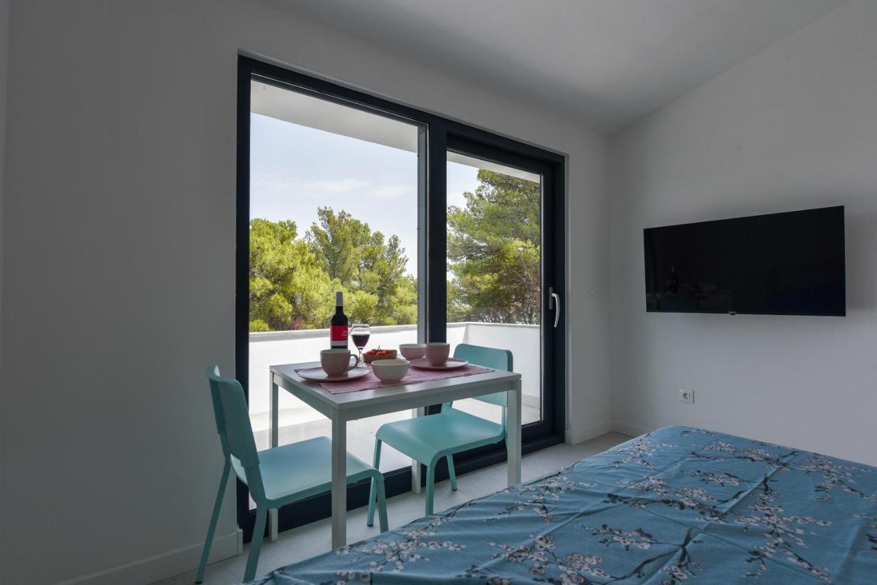 Lazaneo Seafront Apartments, Йелса Екстериор снимка